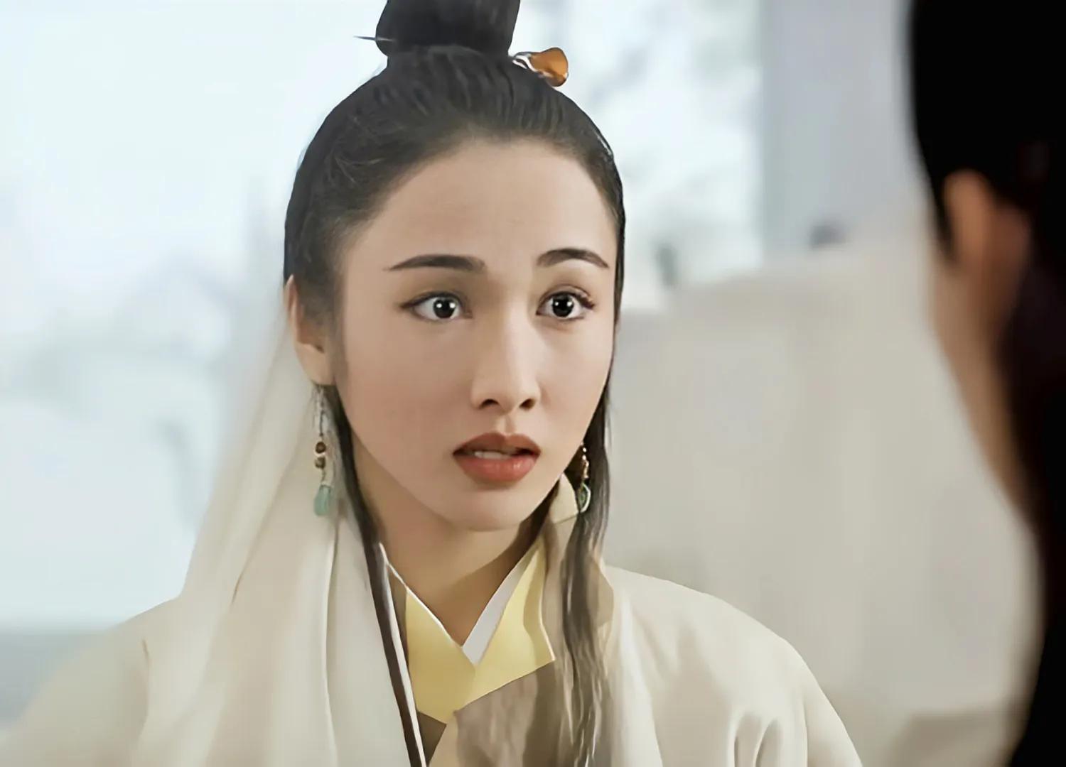 周芷若不要乱演,硅胶脸毫无灵气,看着就尴尬,长得再美也没用