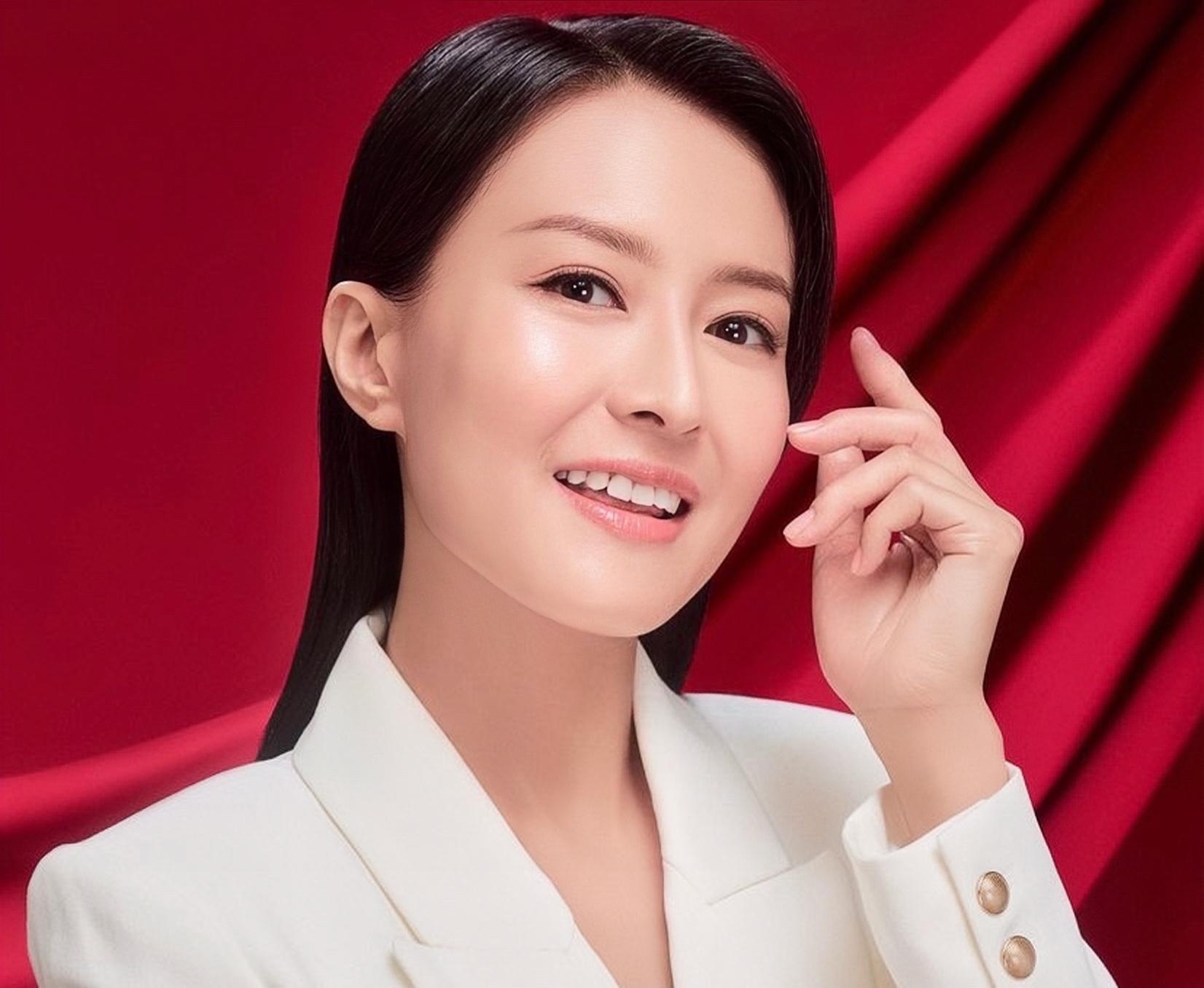 知名港姐陈倩扬举家移居加拿大!将重回校园读书,已转行成作家