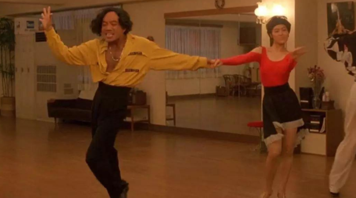 2021年,在天津的"海马歌舞厅"跳舞