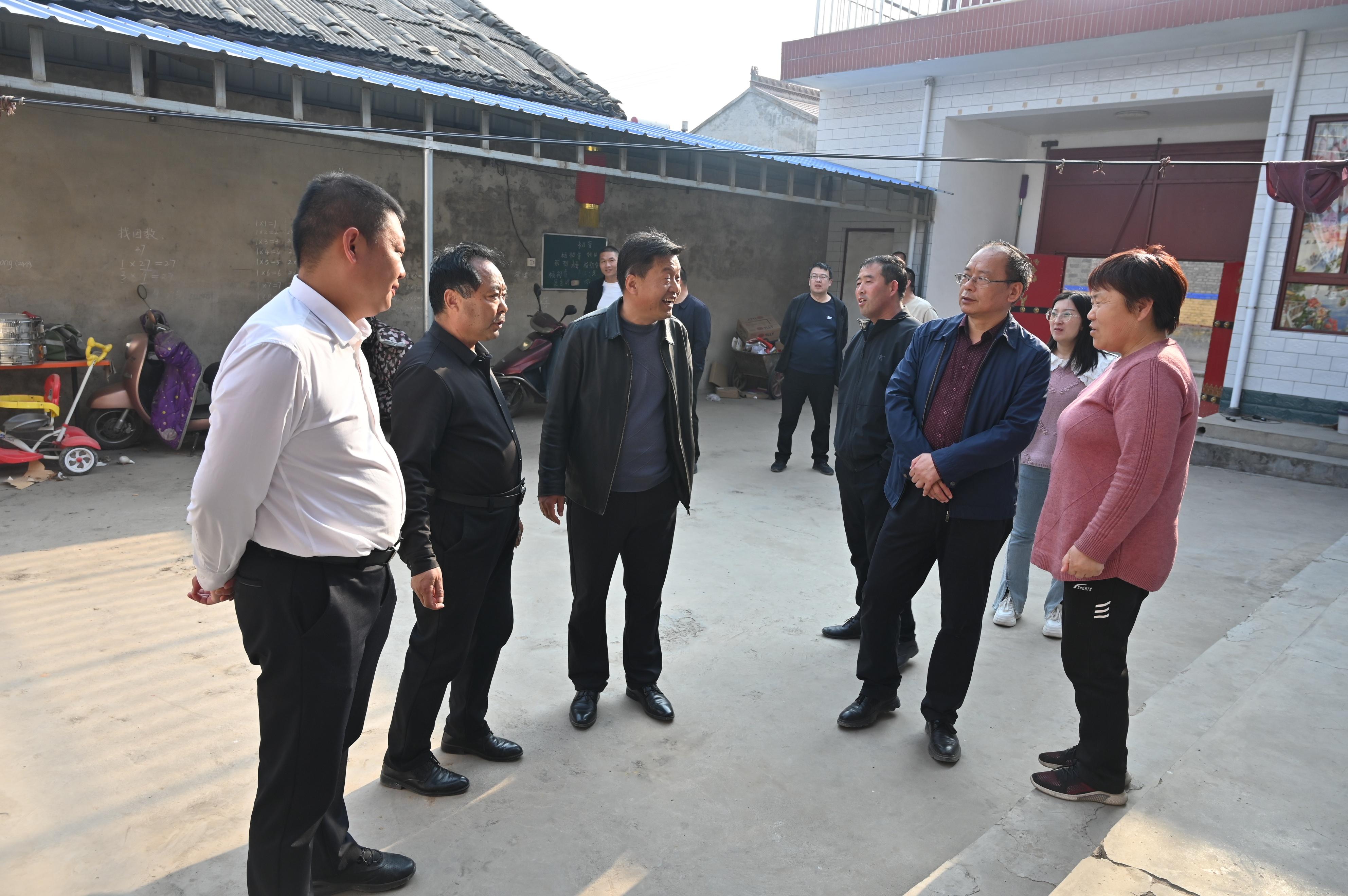 闻喜县乡村振兴局到裴柏村调研