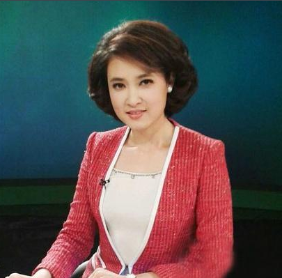 央视美女主持人桑晨:曾因身材高挑落选舞蹈学院,如今成人生赢家