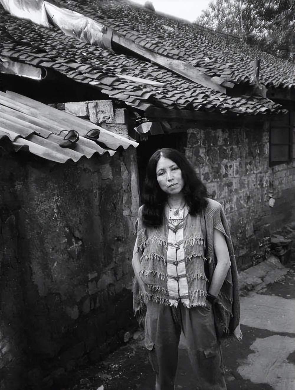 作家马中欣重走三毛足迹,得出结论:三毛和荷西的爱情都是造假的