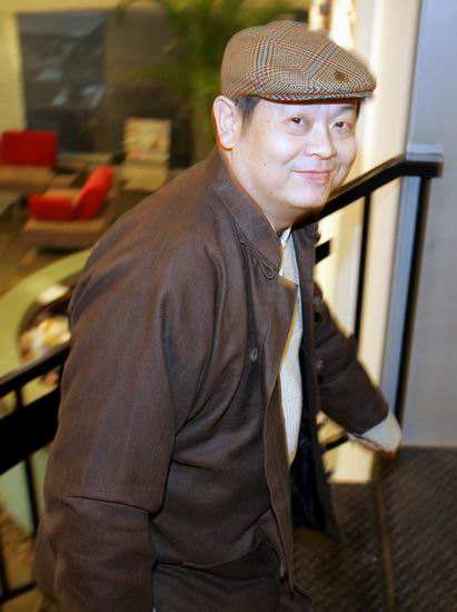 回顾傅彪儿子傅子恩葛优养大赴英留学助寡母改嫁越来越像父亲
