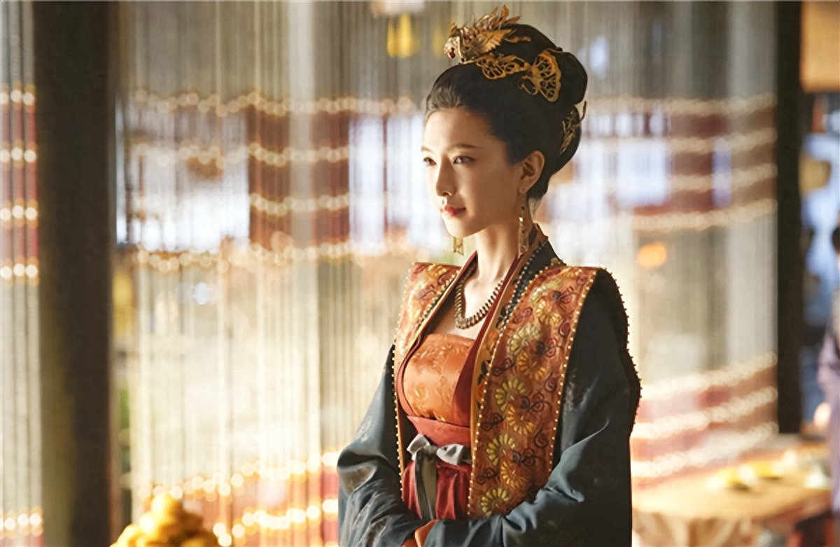 南唐武则天从陪嫁丫头逆袭成开国皇后李煜奶奶的传奇人生