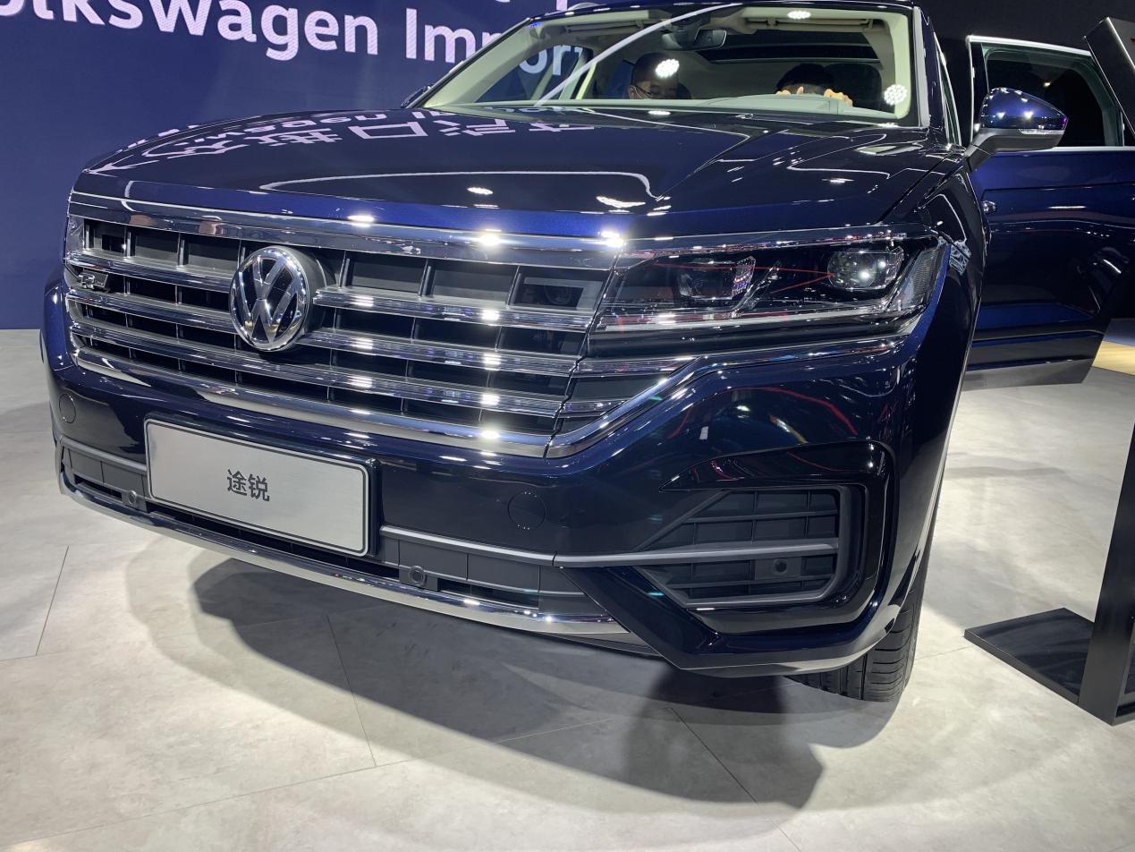 宾利添越同平台,大众途锐底盘好优点多,但槽点也不少