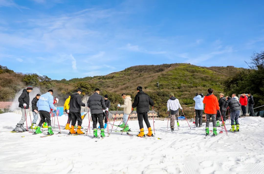 金佛山滑雪场开滑!南方唯一开放的高山户外滑雪场,等你来体验!