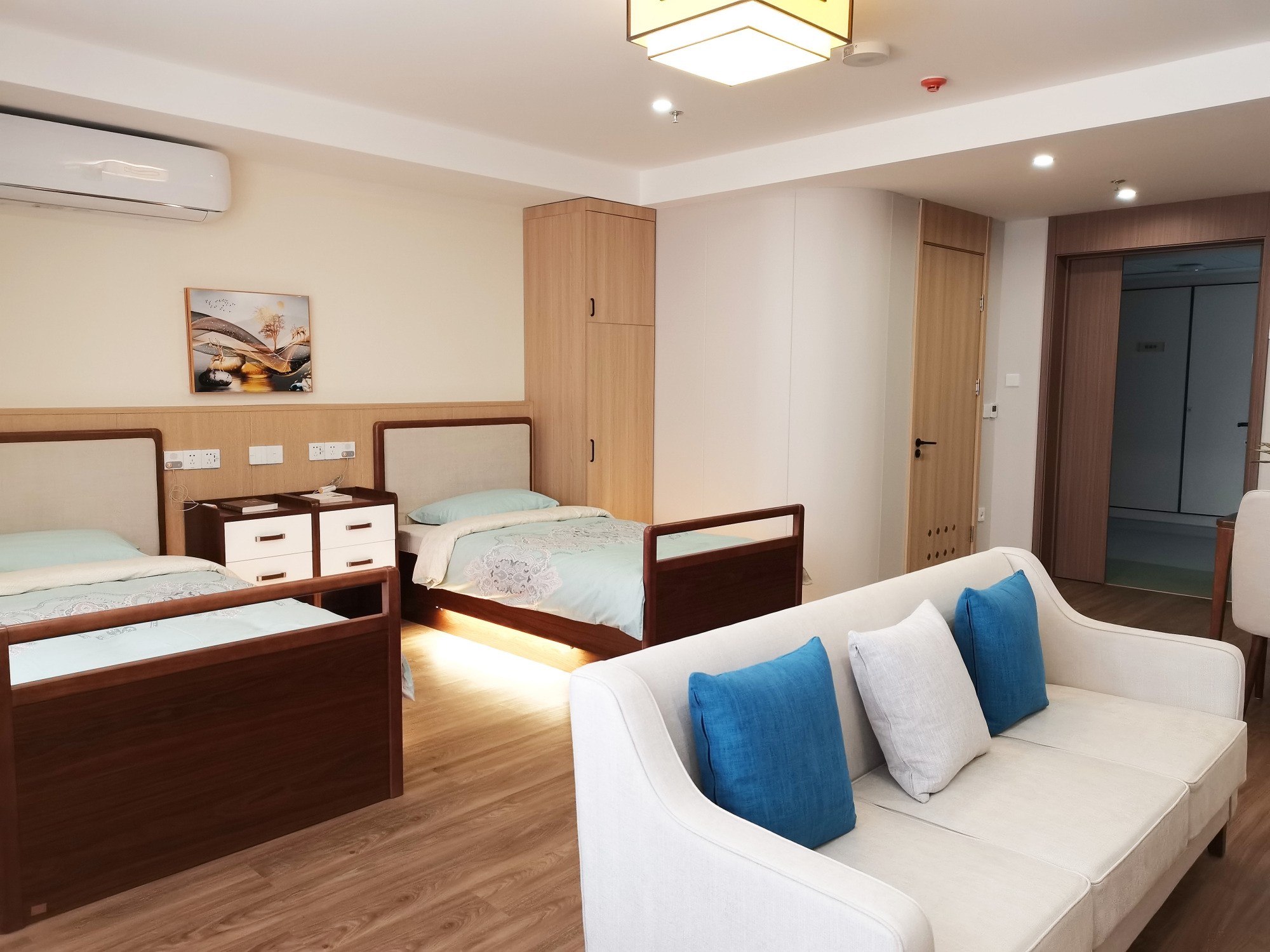 以人为本 共建共享 医养康相结合燕达养老模式进驻港城