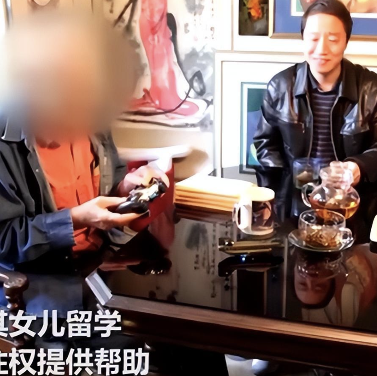 央视曝光泄密间谍案:电磁炮专家仅因女儿留学!