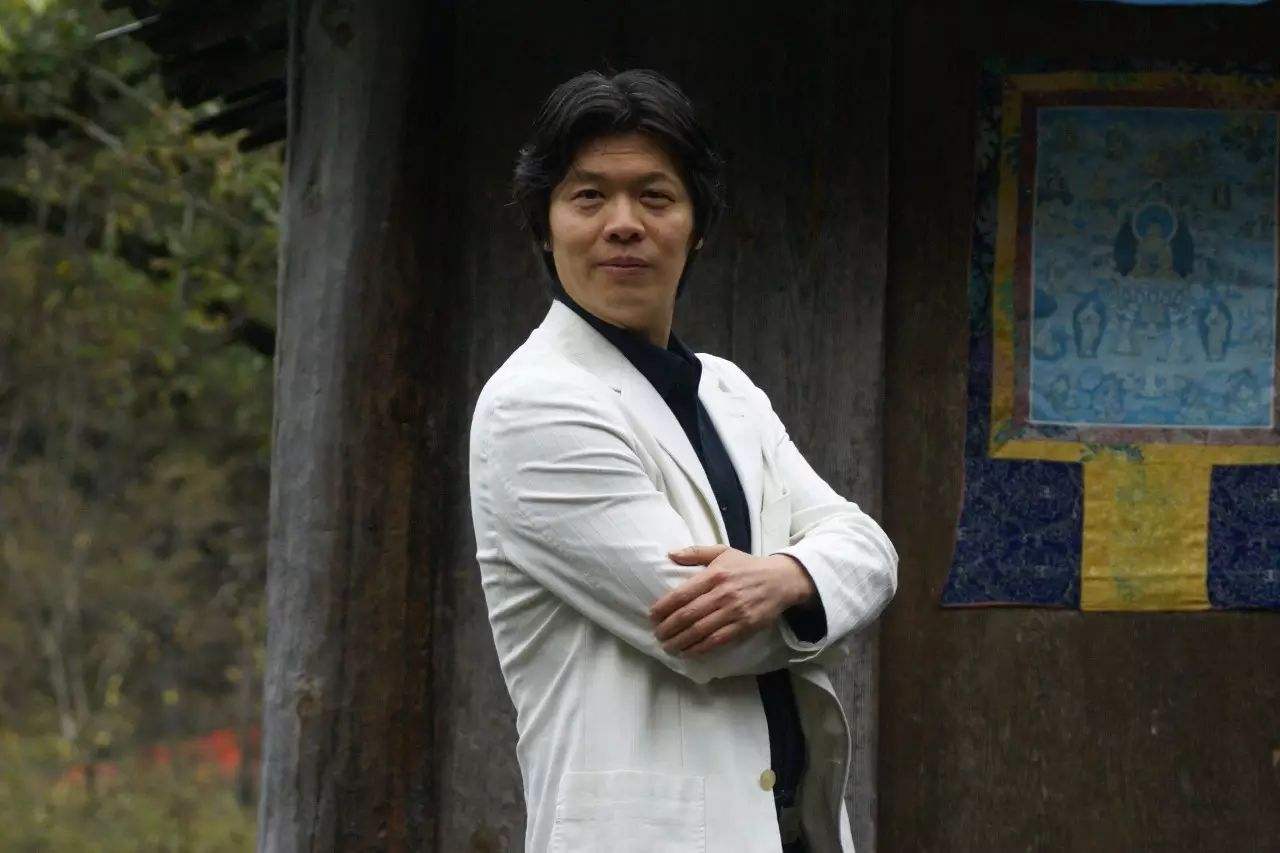 自然疗法大师51岁死亡,除了排毒谬论,这3种"健康理论"也别信