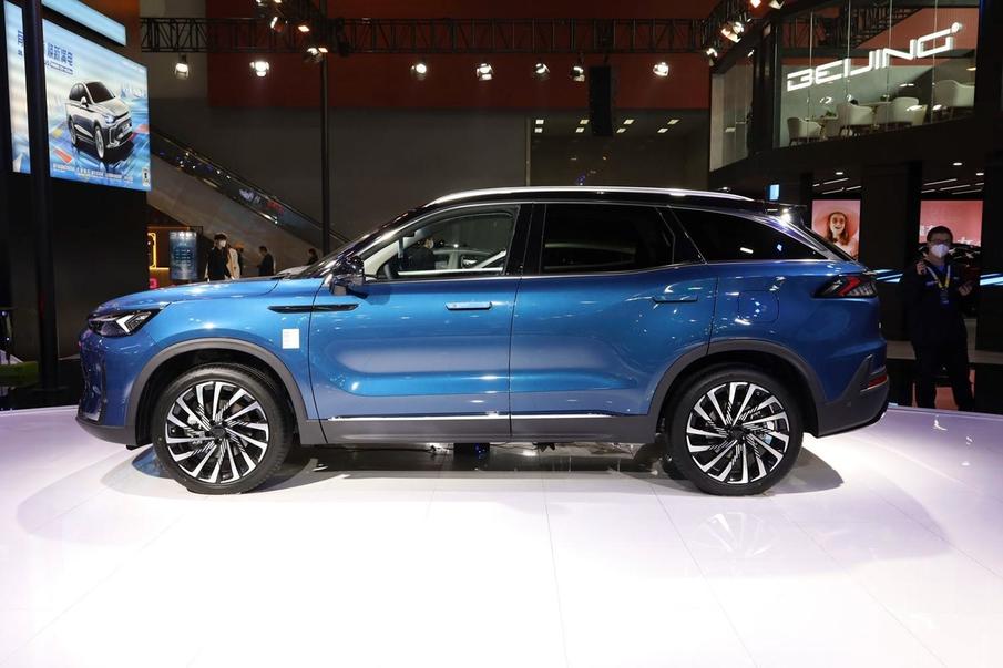 新款北京x7正式上市 售11.99万-13.99万元,副驾配女王座驾