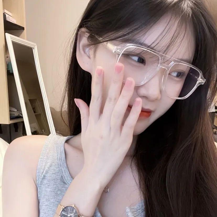 特别甜美纯真的女生头像