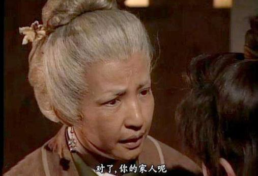 《神雕侠侣》:杨过因孙婆婆与古墓派结缘,小龙女出场看傻尹志平