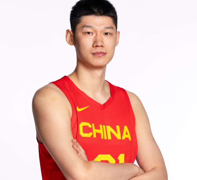 曝胡金秋骨折!或错失亚运会世界杯,中国男篮坏消息,乔帅无奈!