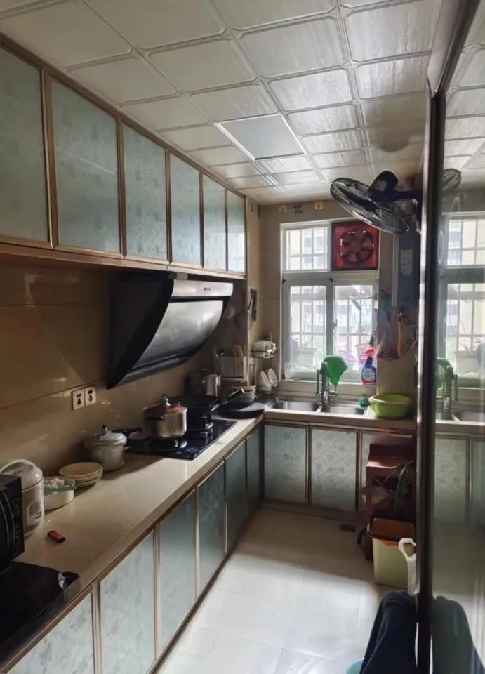 5千多,正地铁口,洋湖湿地公园:洋湖景园法拍房!