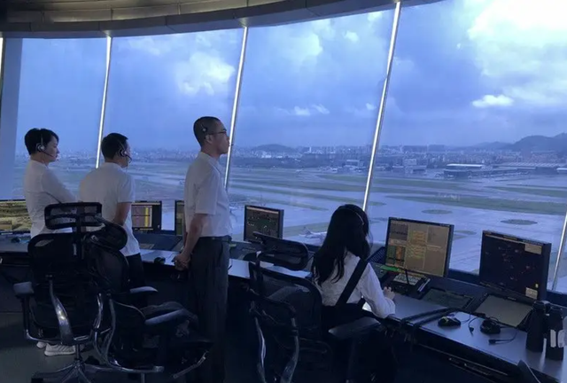 空中交通管制员是国家公务员吗?待遇如何?怎么招录?-本地惠生活