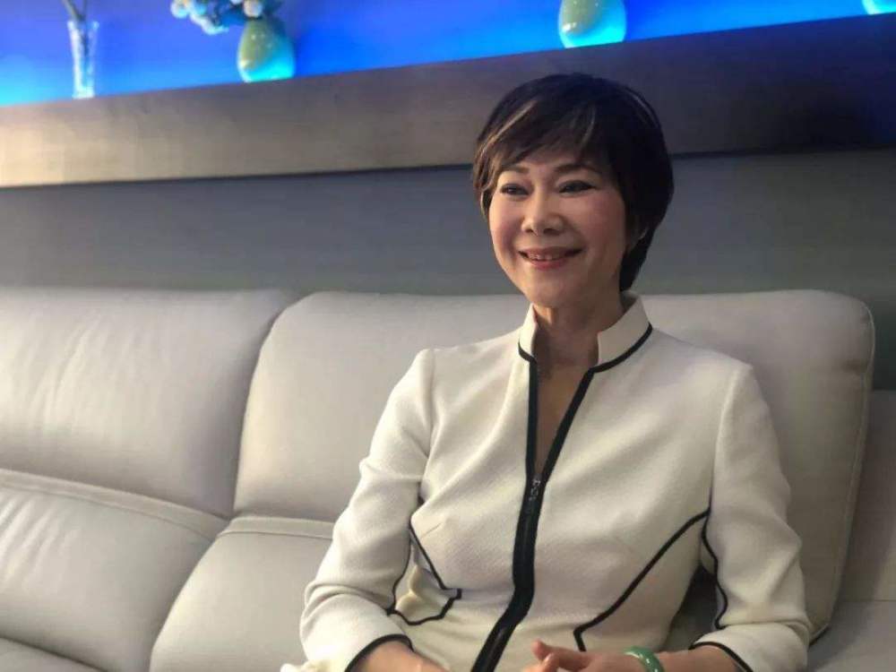 乒乓猛将曹亚萍,生涯59枚金牌,如今怎么样了?