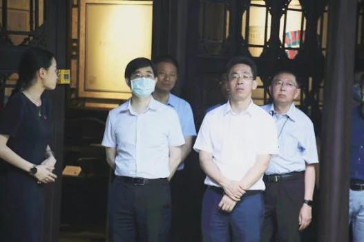 富士康工业互联网股份有限公司董事长李军旗一行来我区考察