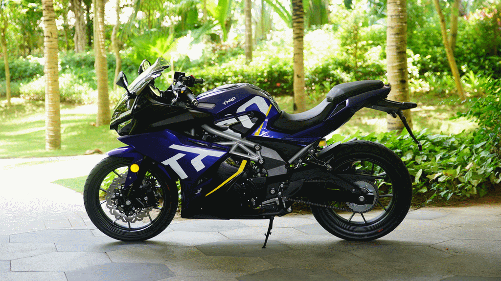 百度爱采购首页 商品专题_双缸摩托车跑车台荣新推出的gp1 250r分为