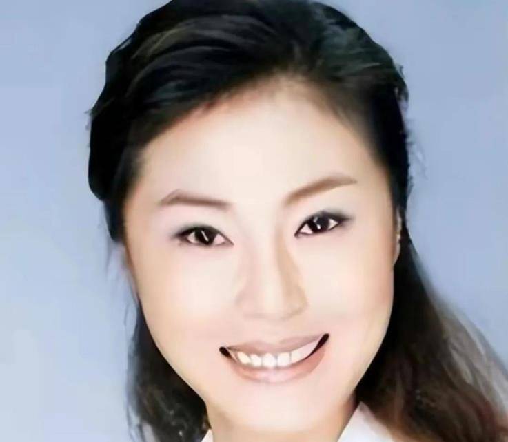纪实:广东头号警花王菲:靠颜值上位,自愿沦为高官"共享情妇"