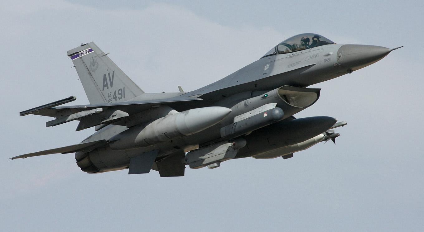 六代机和无人机打配合,美国找到了致胜法宝?中国有能力应对吗?