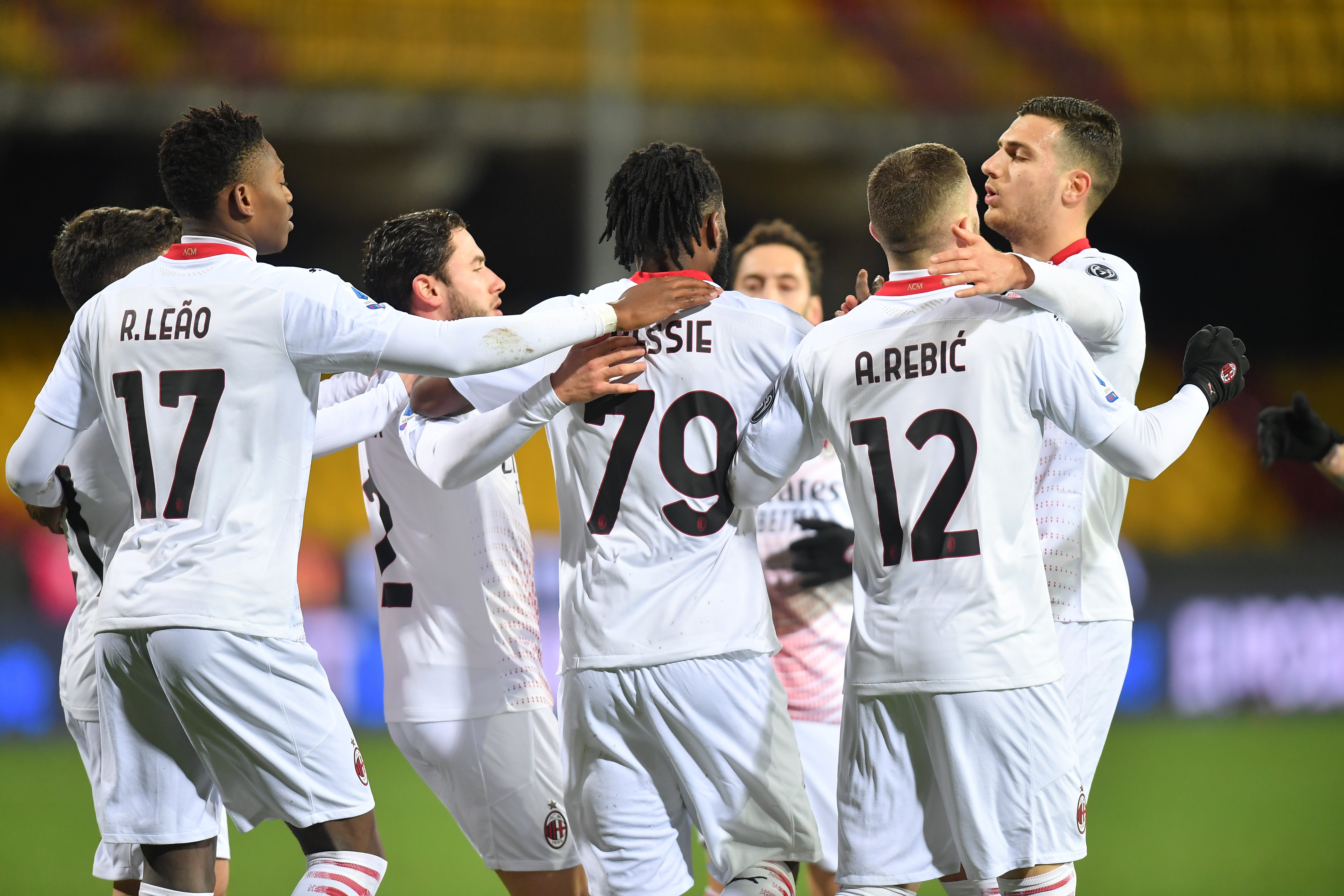 足球——意甲:ac米兰胜贝内文托