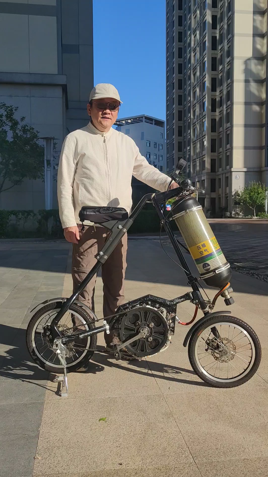 杜绝污染!最新发明:气动自行车