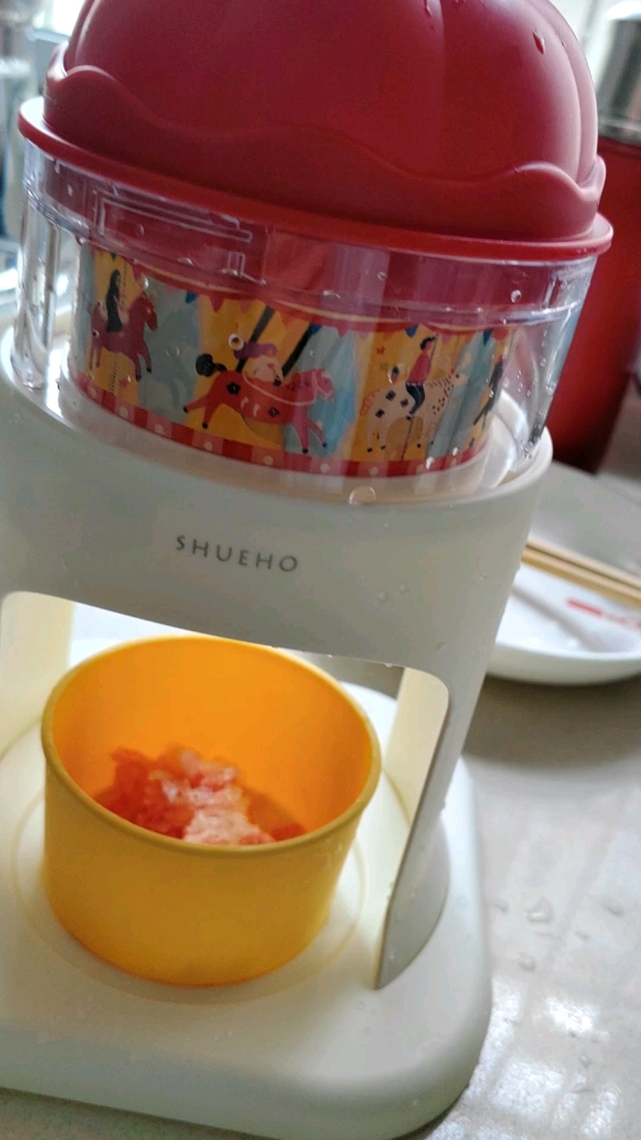 家里做简易冰沙,很方便.