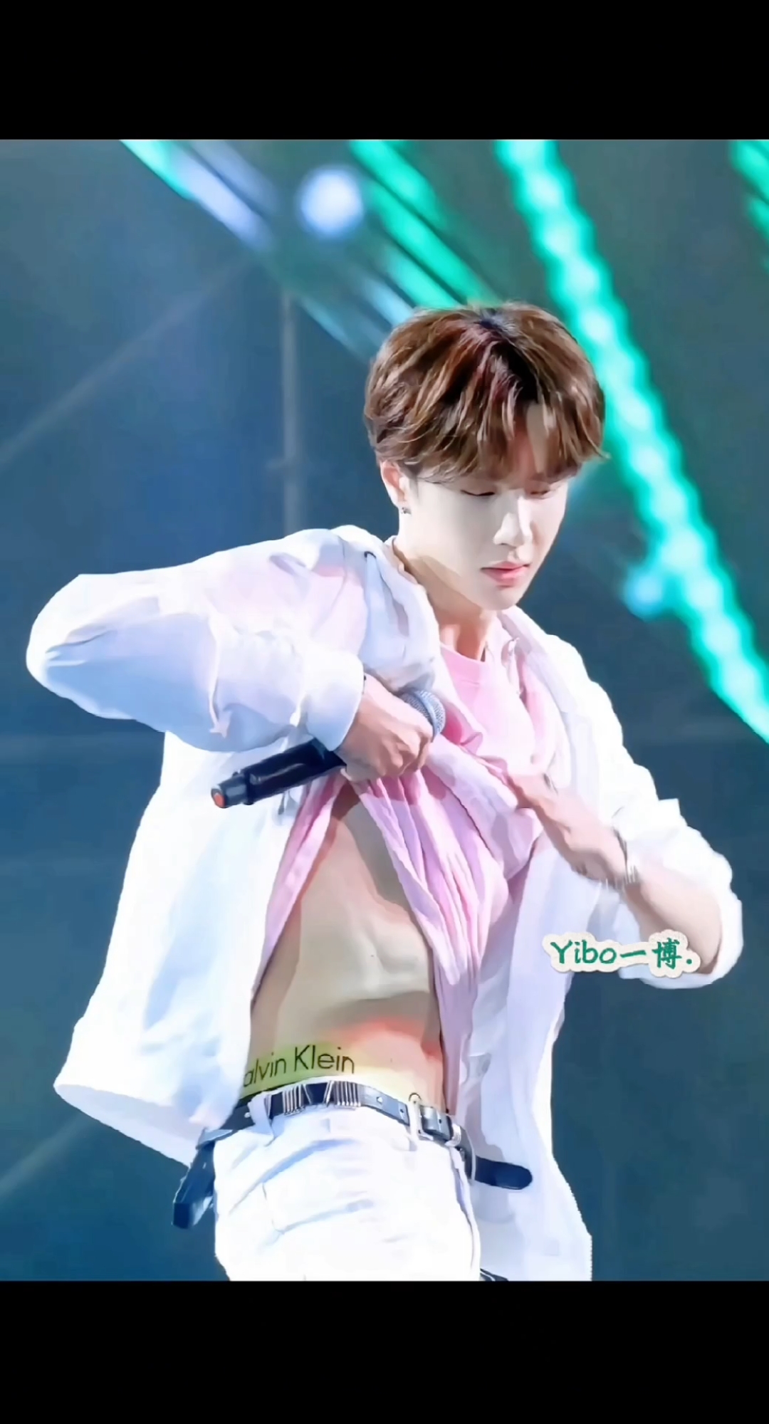 且看且珍惜,孩子大了不好骗了!#王一博#宝藏男孩#颜值#身材