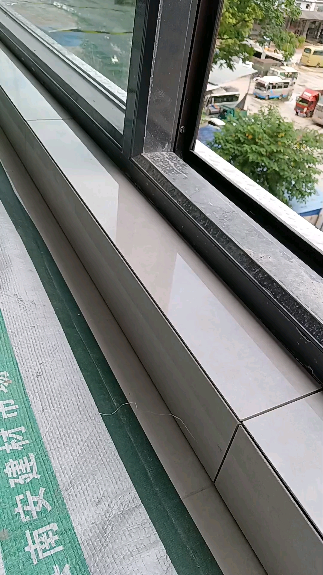 套房贴瓷阳台海棠角