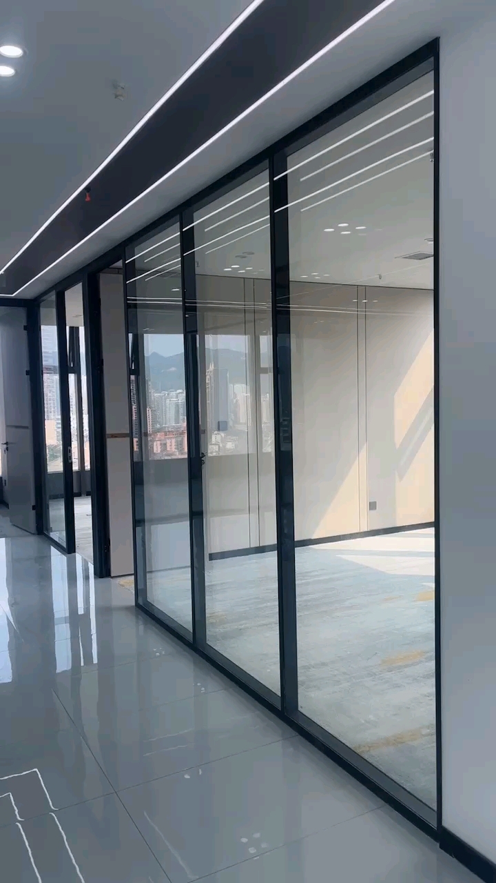重庆办公玻璃隔断成品展示