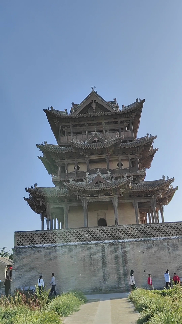 秋风楼,位于后土祠正殿后(位于古河东郡汾阴县,即今山西省万荣