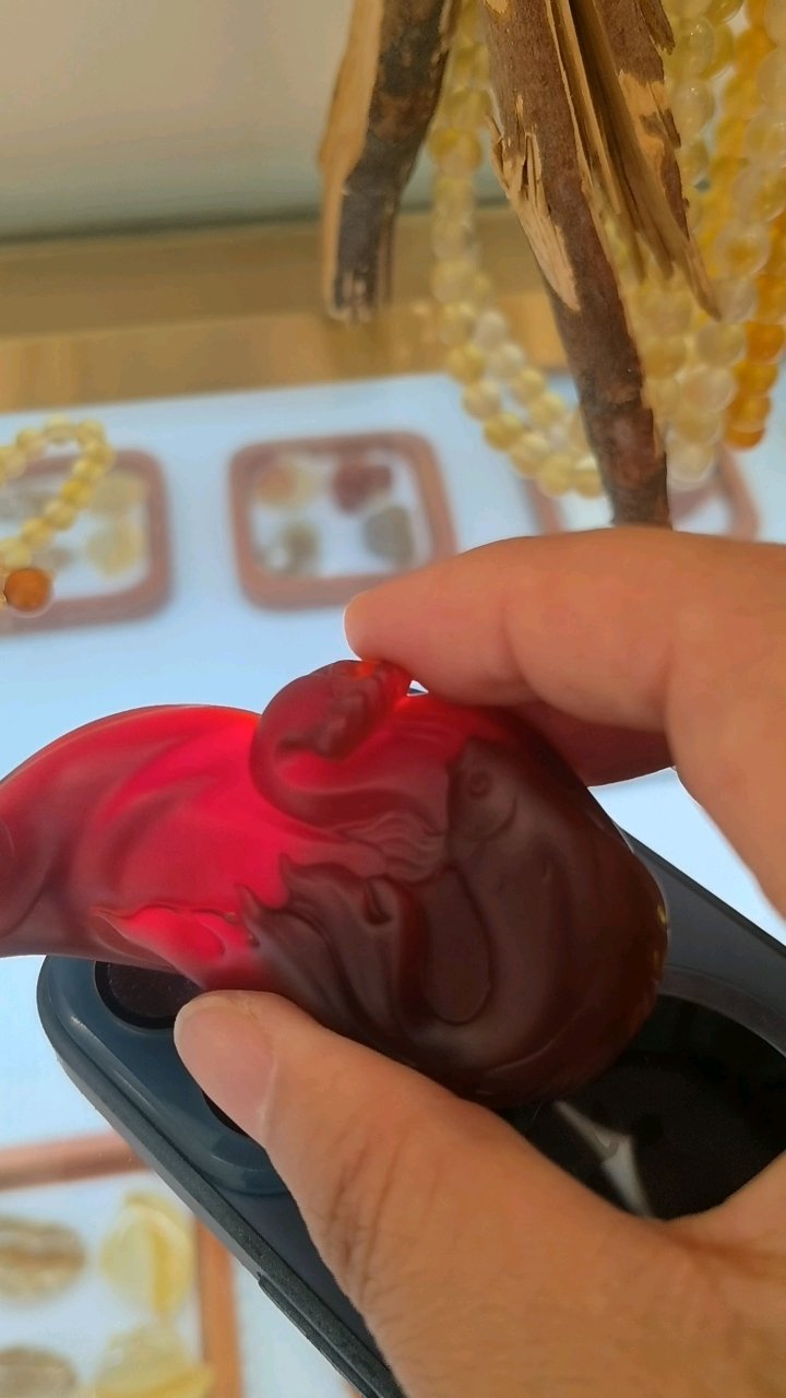 北红江料逊克宝山料玛瑙酒红色手把件