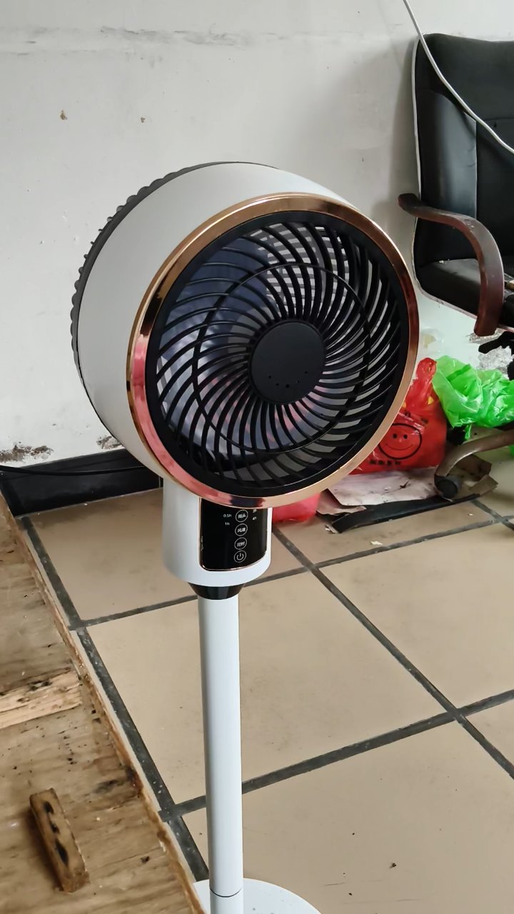 这电扇象空调一样,很智能