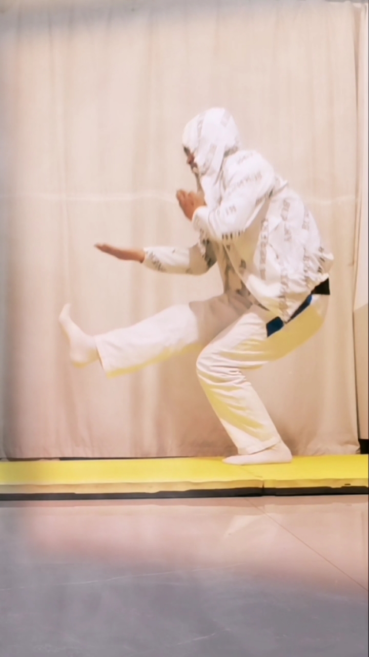 叶问蹲练练,太简单了,试试你也可以的