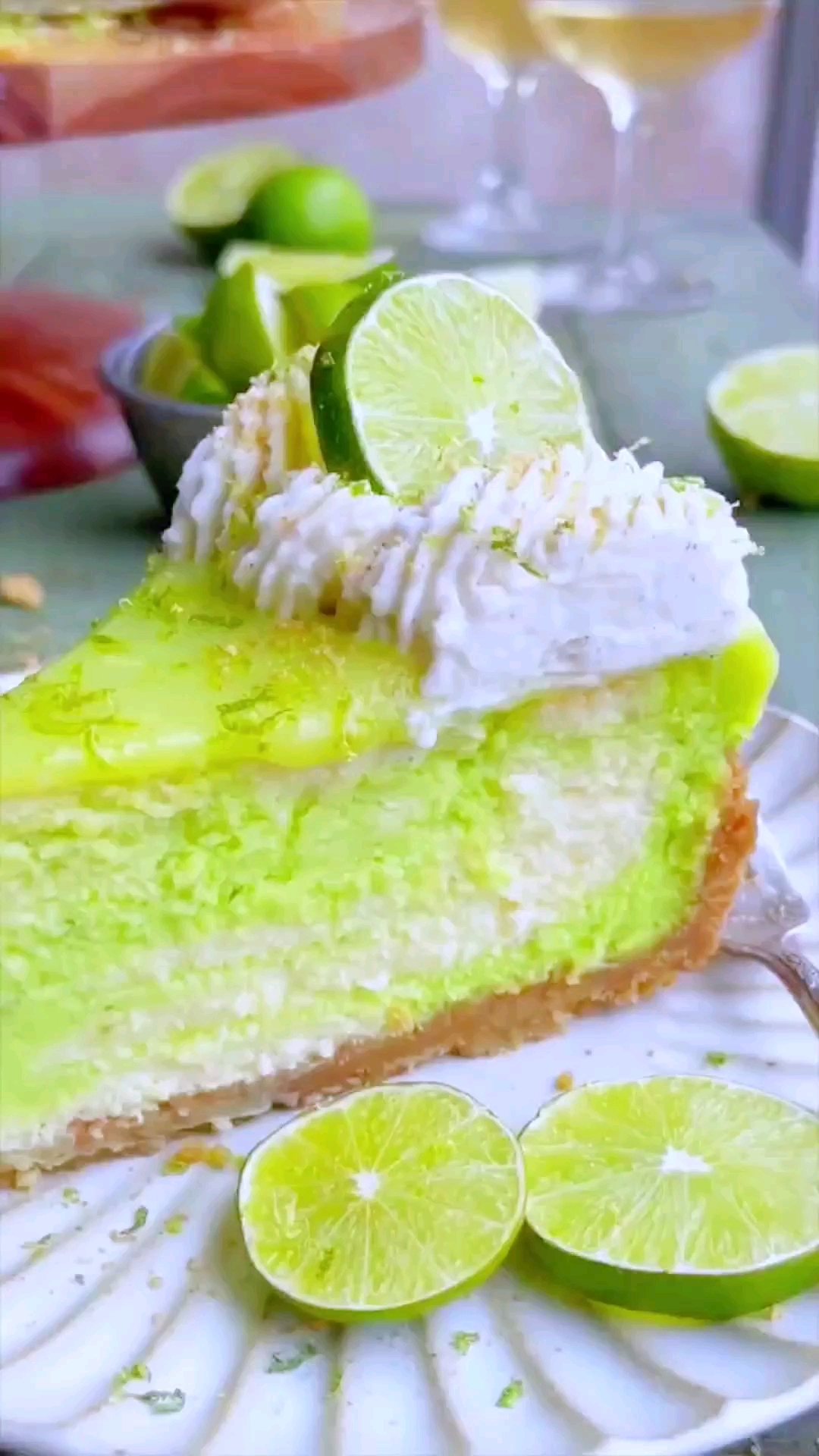 宝宝辅食在草莓蛋糕