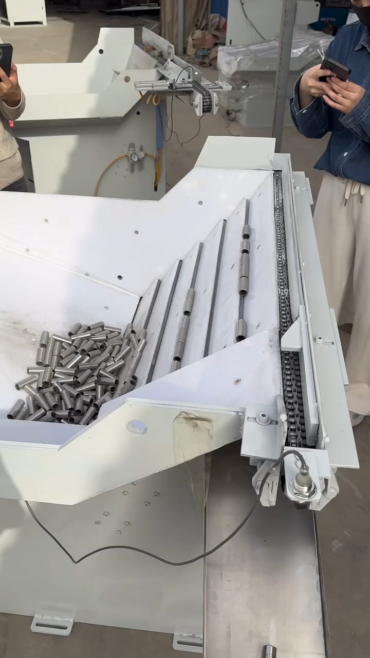 调试成功,阶梯式上料装置就是这样完美