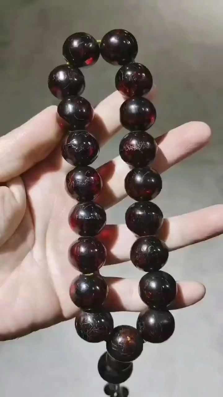 清代琥珀手持 直径1.7厘米