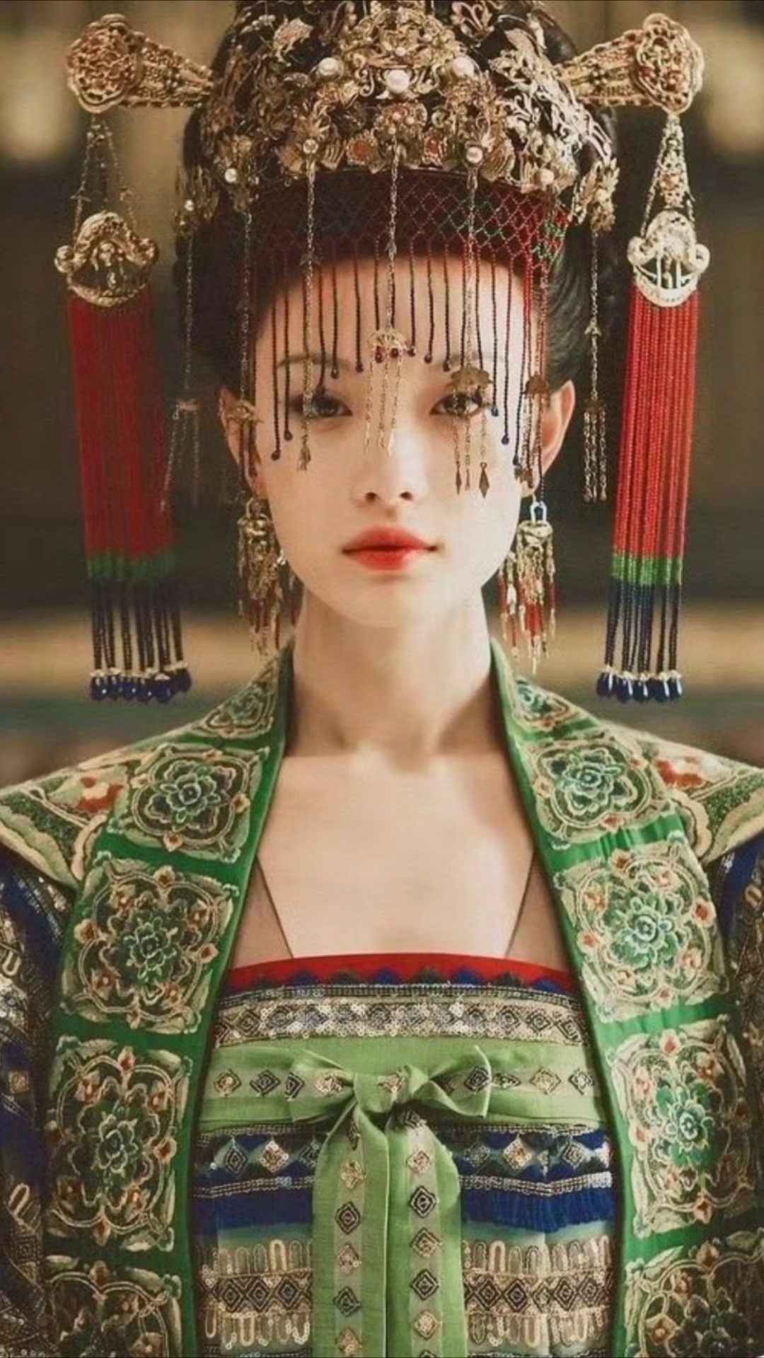 倪妮的古装大婚造型,绿色系也很漂亮!