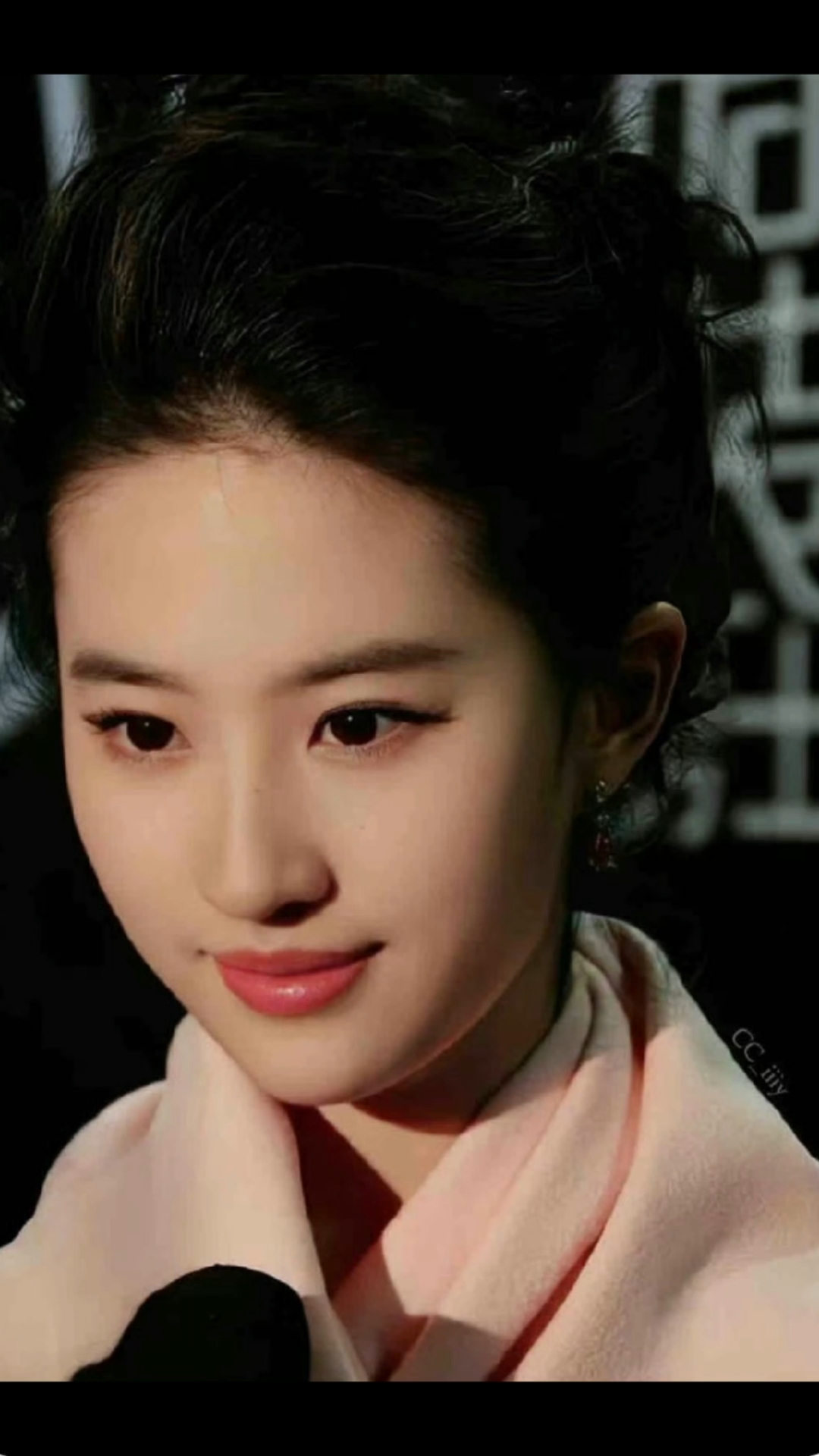 20出头的,水灵灵的刘亦菲,谁能不爱呢?