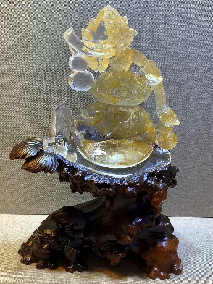 天然黄胶花水晶葫芦摆件,晶体干净,造型饱满.