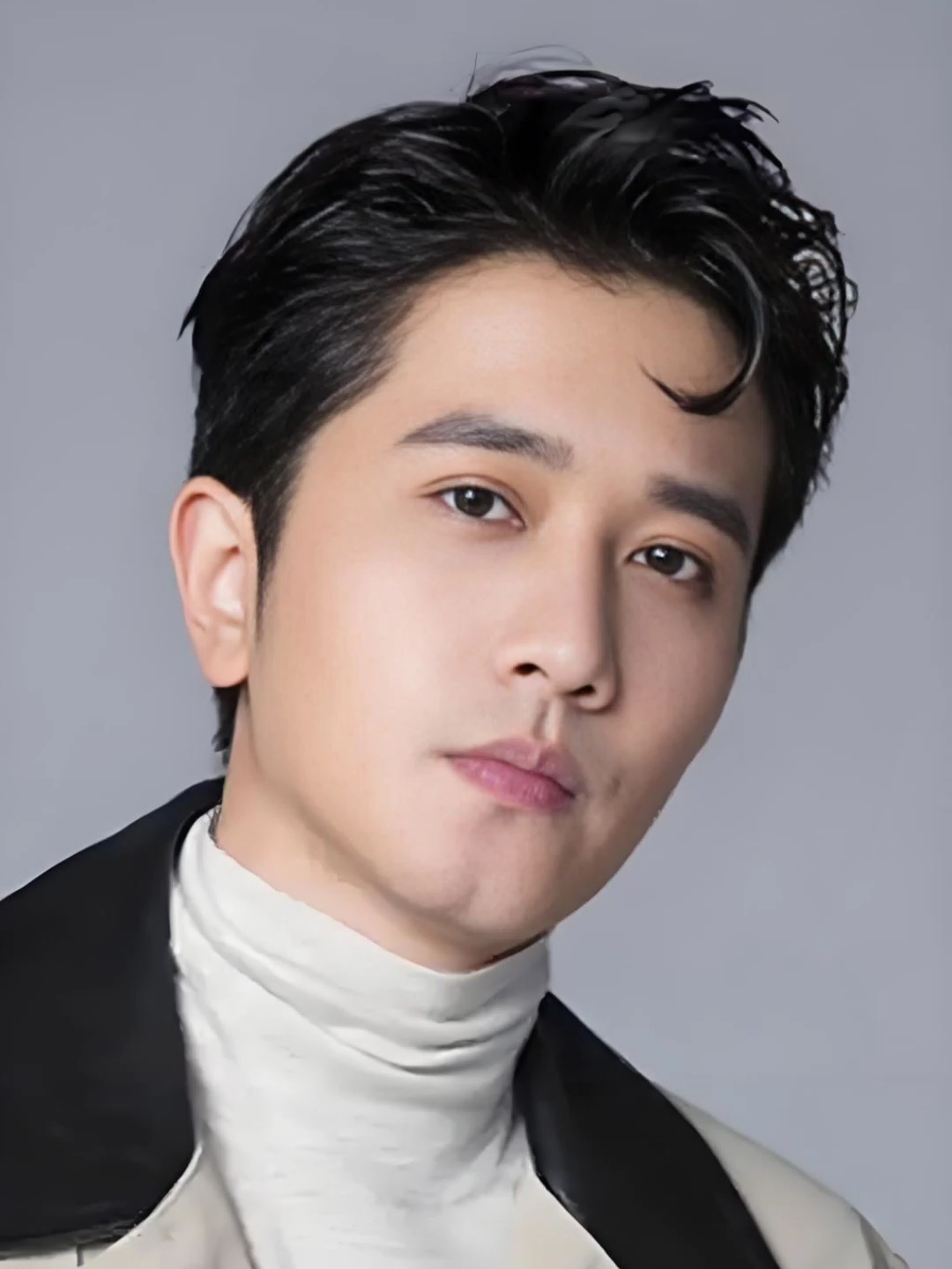 彭冠英  长得足够周正又不奶油的帅哥,耐看,有没有惊艳到你