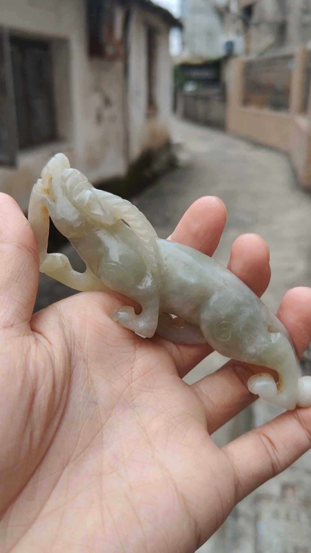 老和田玉瑞兽,109克,包浆老熟,转手