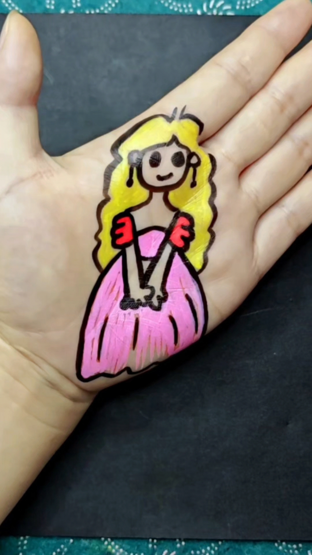 字母v画公主简笔画教程