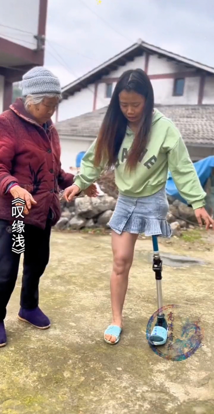 最美独腿女孩!坚强乐观面对生活!#身残志坚#生活不会辜负她