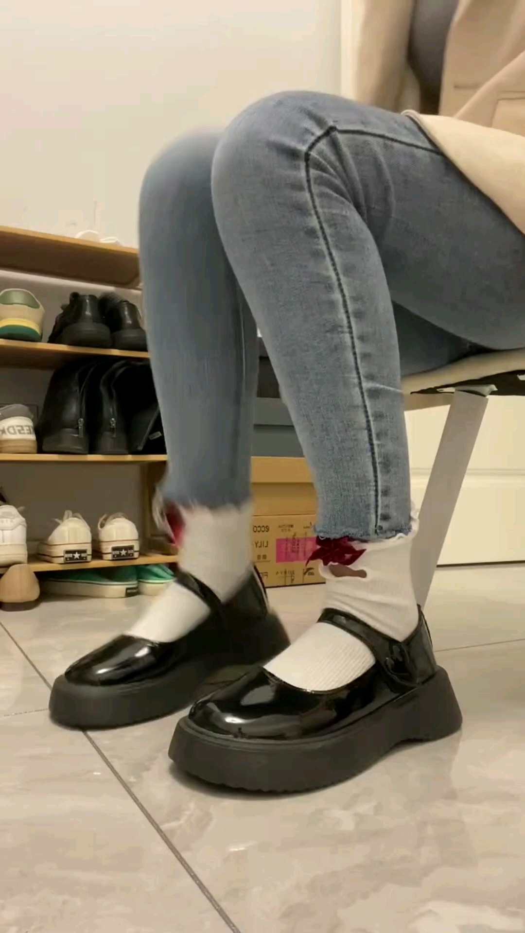 小皮鞋和小白袜穿了一个半月了