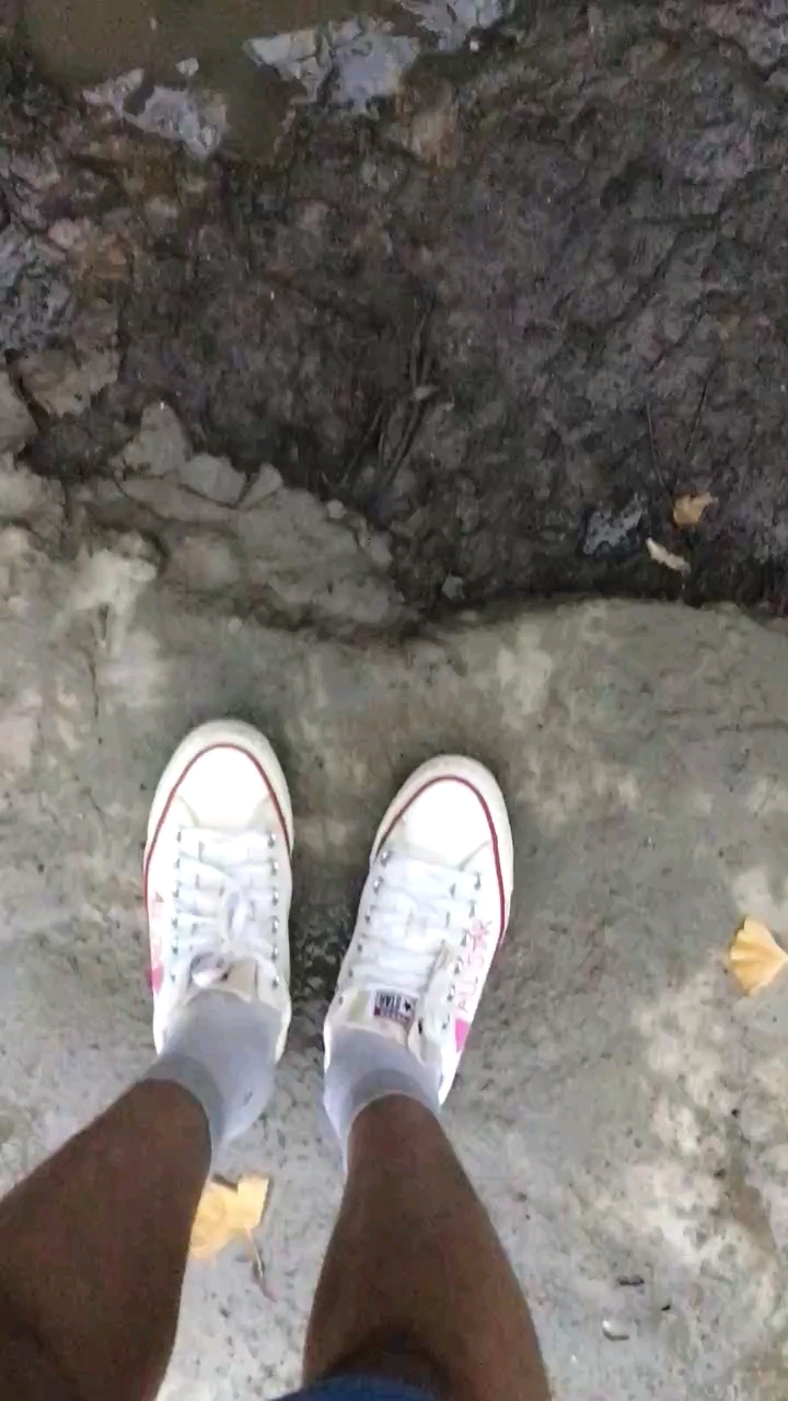 converse白帆布鞋白袜踩泥6