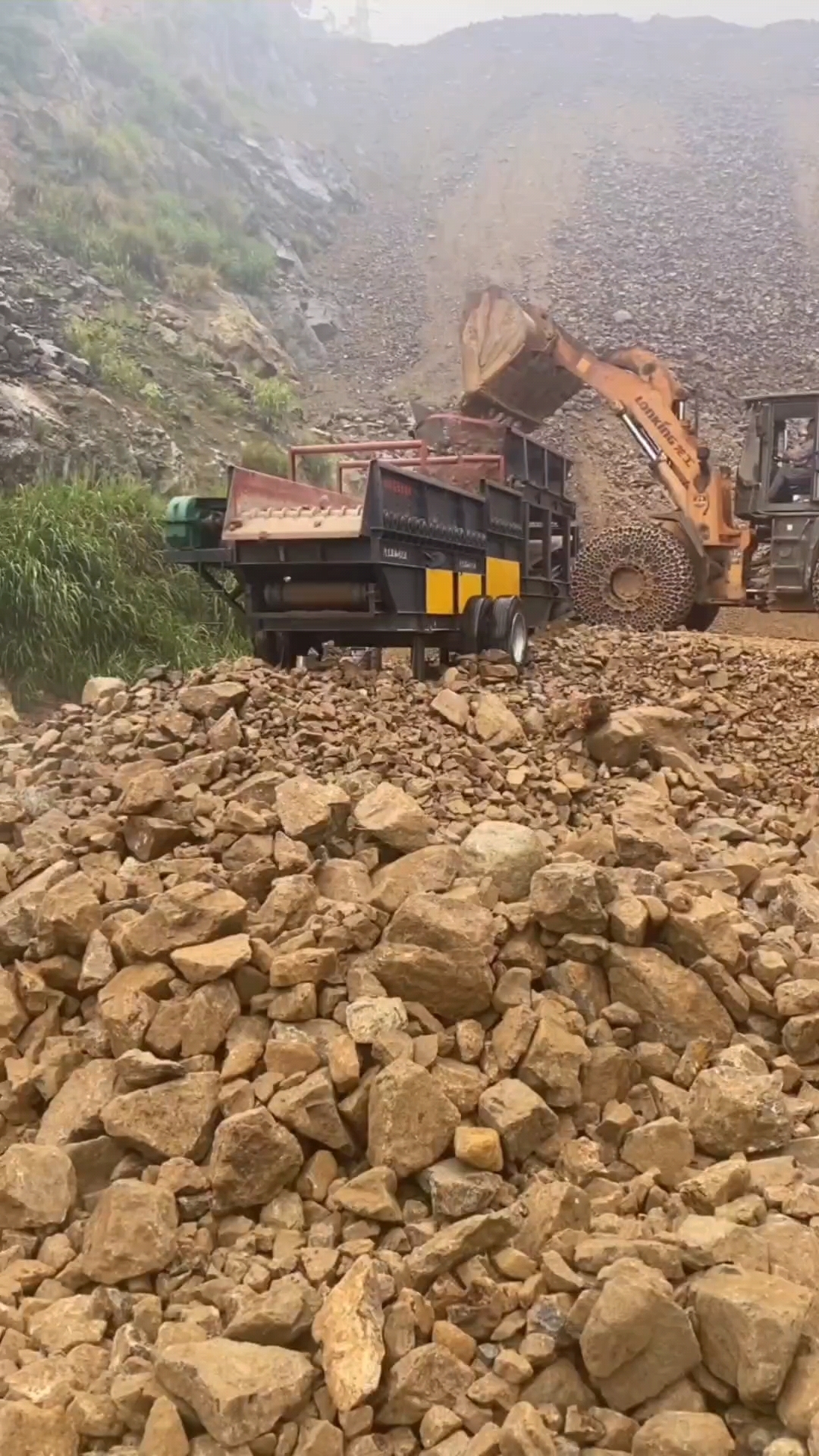 移动型阶梯式泥石分离机