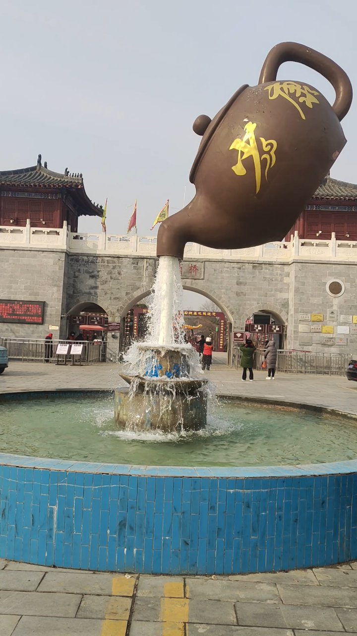 探访临颍小商桥:酒壶正门迎客来