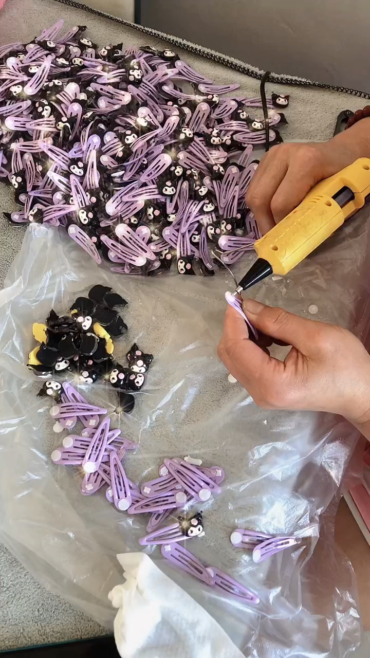 手工活小发夹有没有想干的来在家就可以拿做