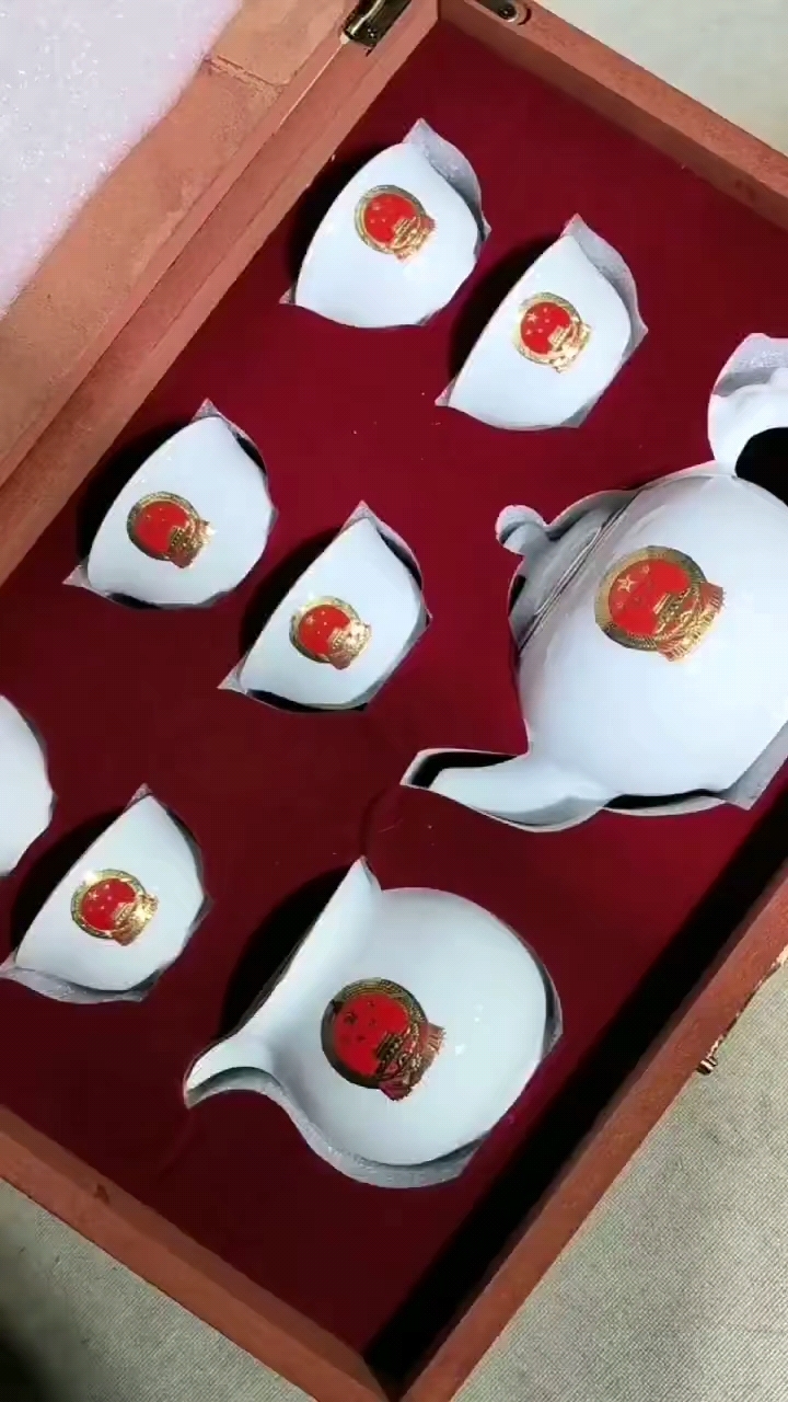 藏品瓷器茶具国礼,定烧瓷官窑瓷一套,浮雕国徽,年礼,实用,全